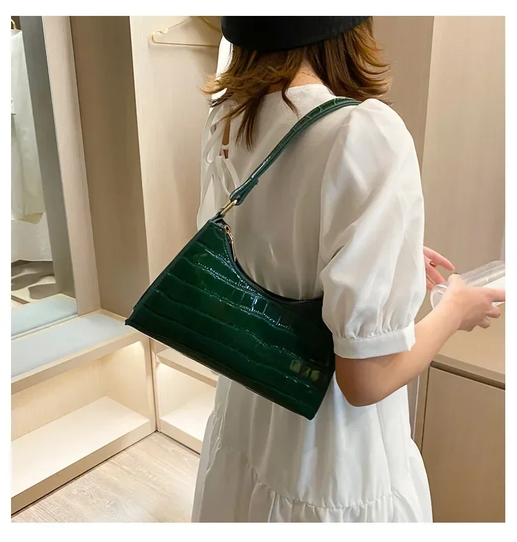 Retro Casual Ladies Handbag Crossbody Ladies Leather Pure Color Chain Handbag Temperament Stone Shoulder Bag