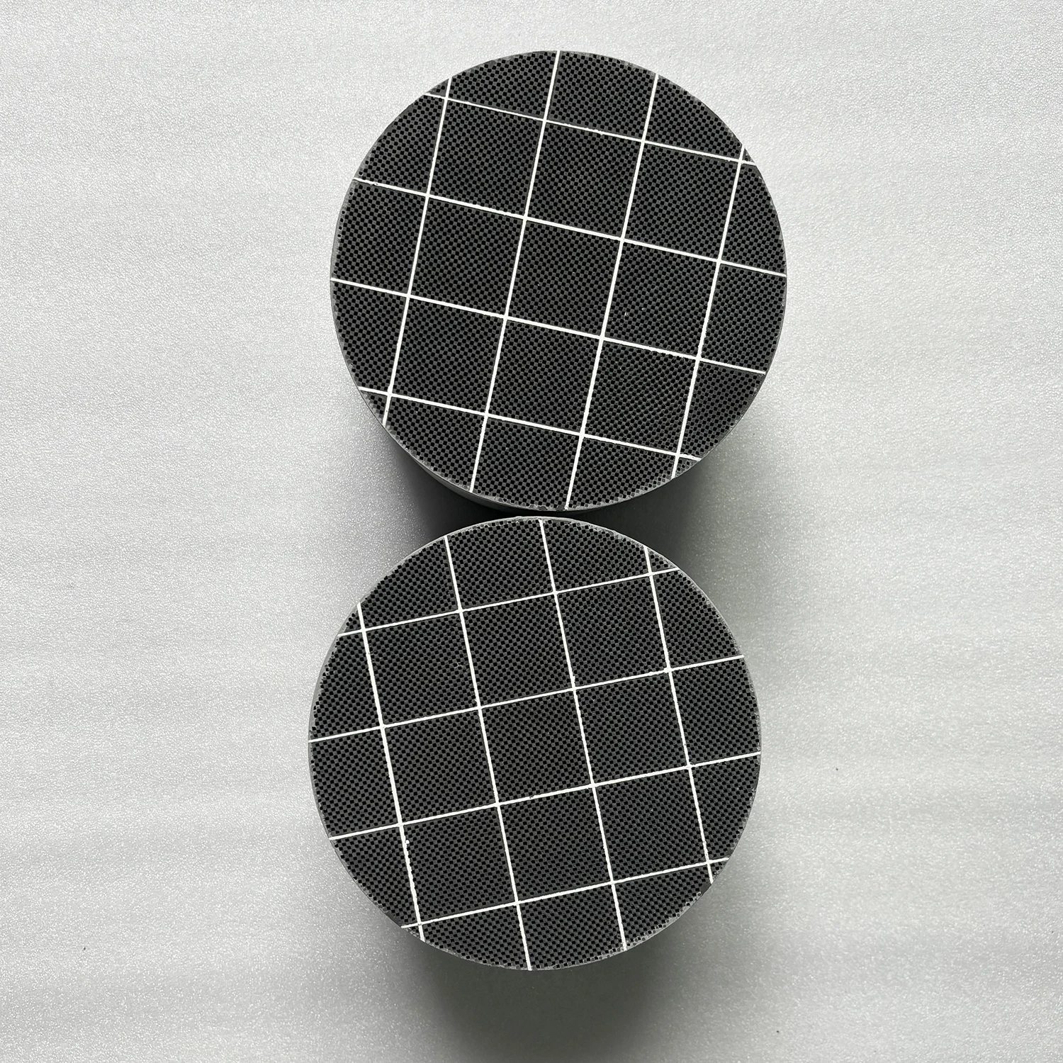 Silicon Carbide 200 CPSI Dpf Filter Partikulat (DPF) untuk Knalpot Mesin atau Truk