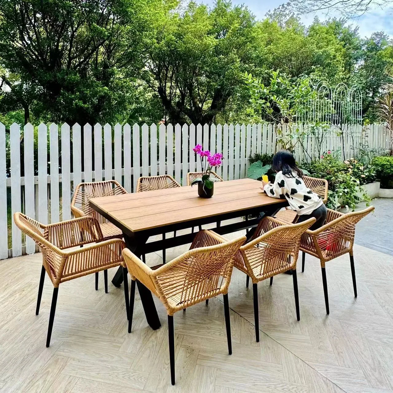 Factory Direct Outdoor Furniture Outdoor Dining Table Set Teak Dining Table Waterproof Rattan Chair