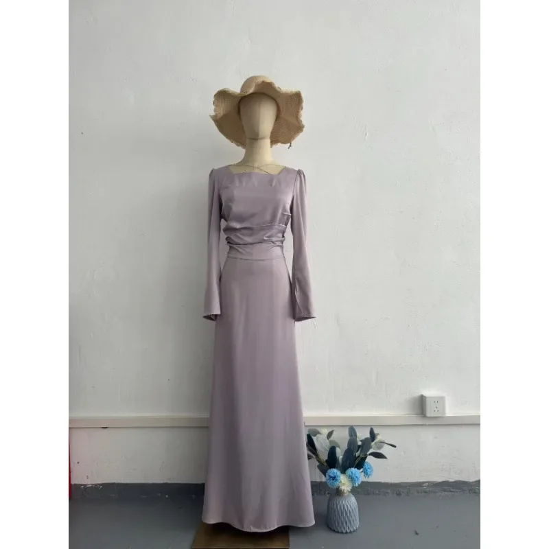 فستان ربيعي جديد بسيط وعصري بلون سادة وأشرطة مرصعة بالألماس وأكمام طويلة من الساتان بقصة ضيقة للنساء S9007