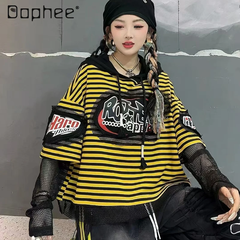 

Новинка 2026: Модный свитшот-худи в европейском стиле с принтом-буквами, заклепками и пэчворком, универсальный, свободный, в стиле ретро, от трендового бренда