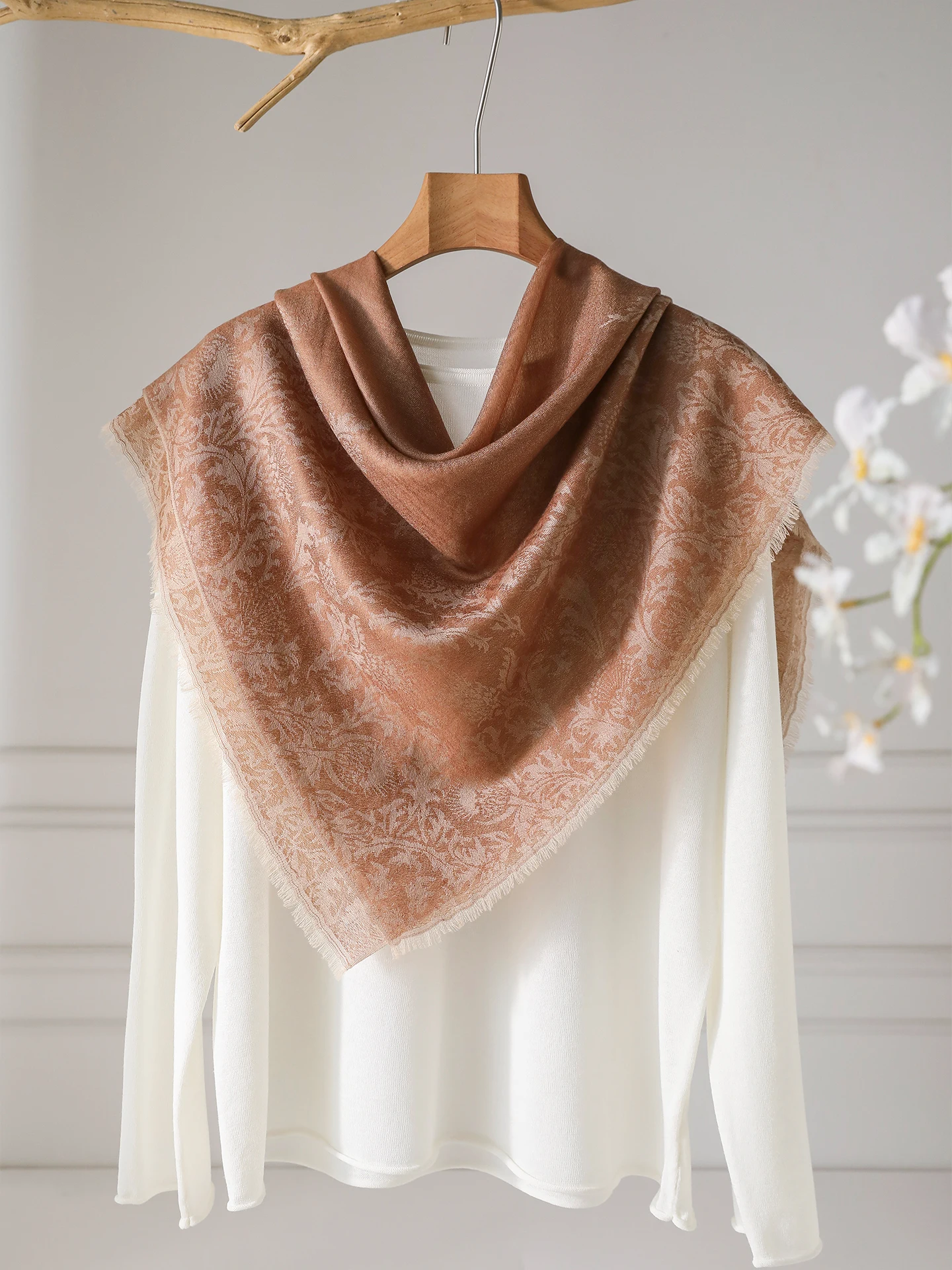 bufanda-de-lana-100-pura-para-mujer-forma-triangular-ligera-elegante-de-alta-calidad-accesorio-de-moda-para-otono-e-inv