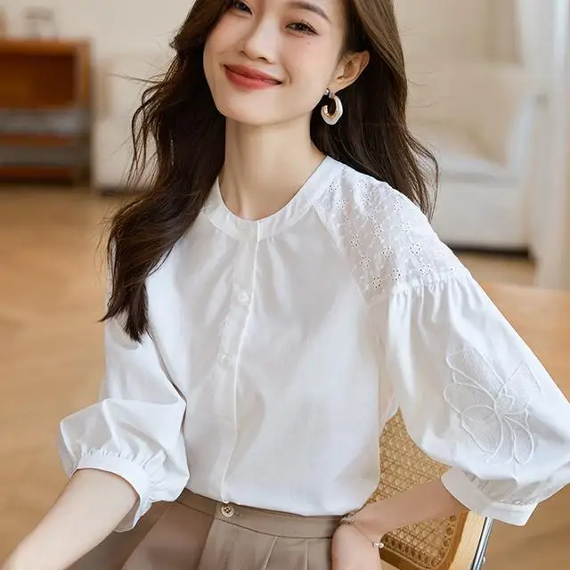 

2024 Spring/summer New Shirt Women's Embroidered 3/4 Sleeve Cardigan Cotton Shirt Round Neck Top