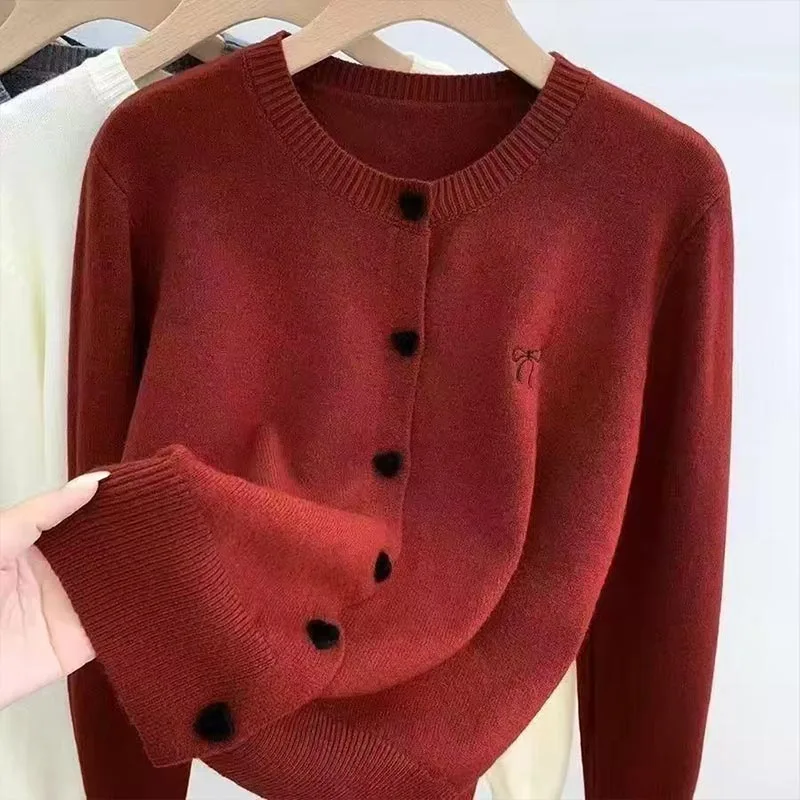Ropa de mujer, cárdigan de punto con botones de amor Vintage, moda Otoño/Invierno, suéteres bordados con lazo que combinan con todo, Tops elegantes para mujer