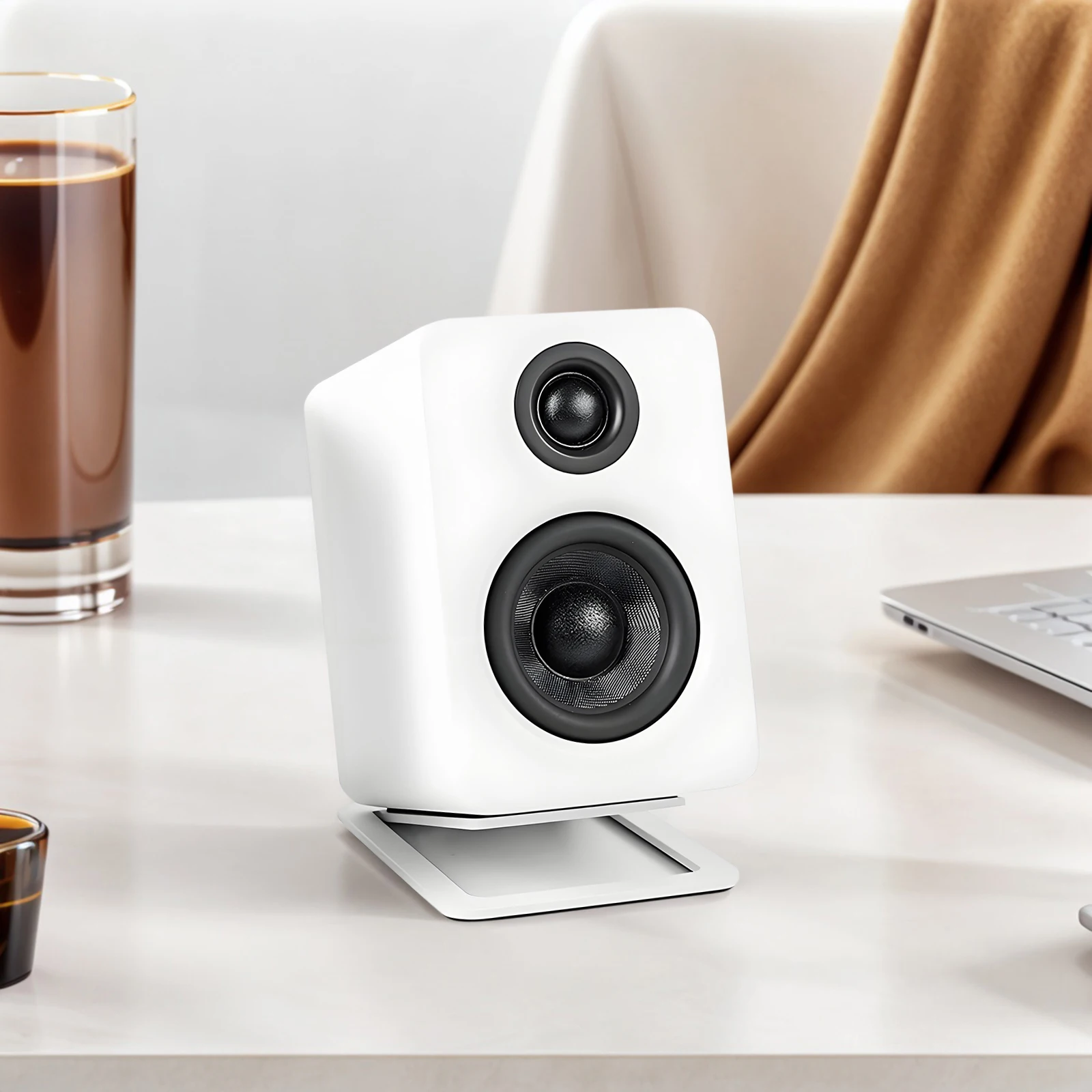 Gekippter Desktop-Lautsprecherständer, unterstützt 8 Pfund Computer-Lautsprecherständer, dämpfende Schaumstoffpolsterung, Lautsprecher-Stützbasis für PC-Lautsprecher