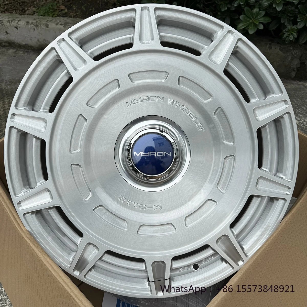 

Ультралегкие кованые диски из алюминиевого сплава, готовые к использованию на треке, для колес 17-26 дюймов, 5*112, 5*114.3, 5*120, 5*130. Новые кованые диски из алюминиевого сплава.