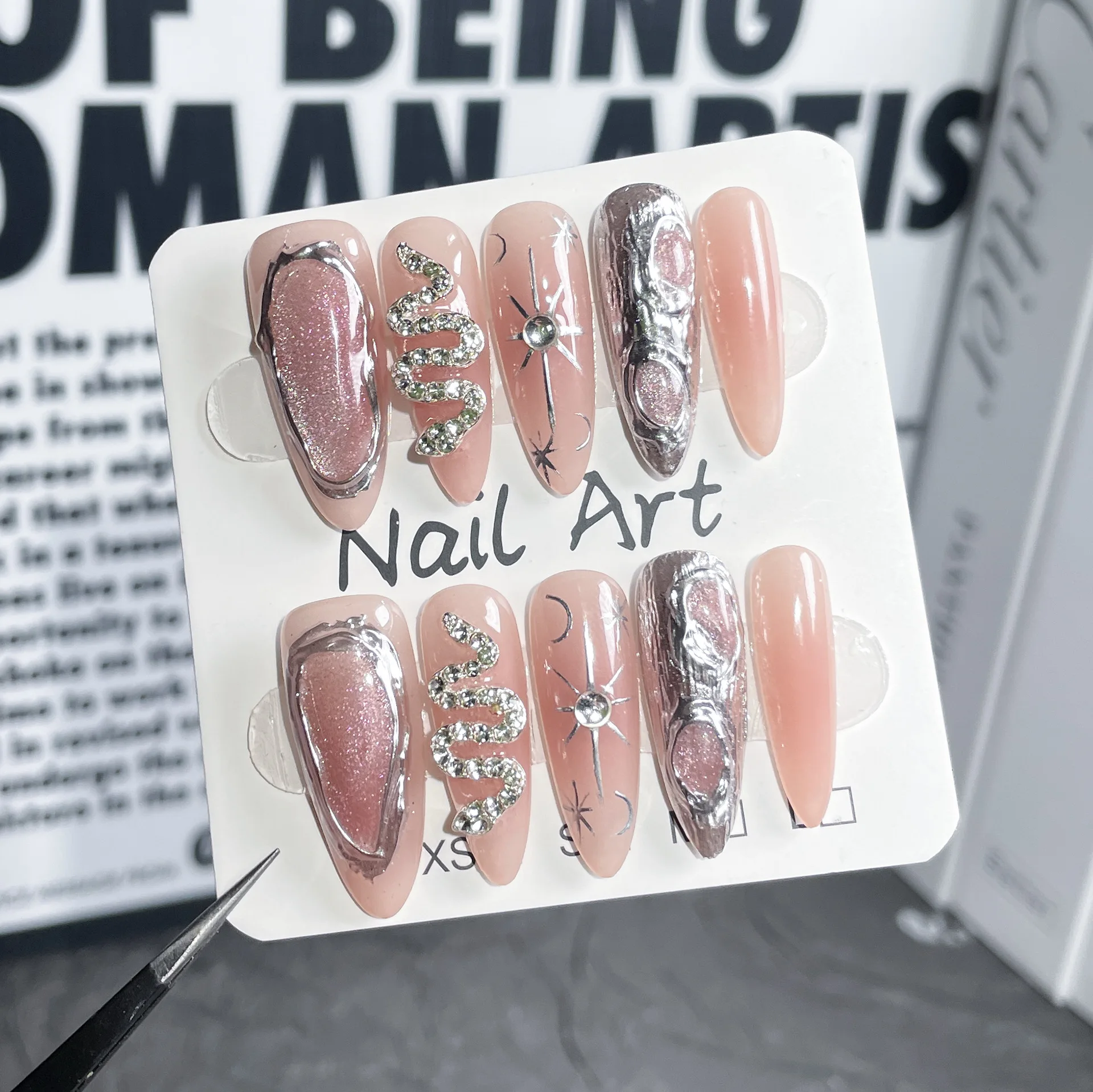 

Розовый, серебристый, змеиный узор, космический пресс на ногтях, гибкая смола, горный хрусталь, звезда, луна, идеально подходит для милых крутых нарядов, вечеринок, свиданий Da