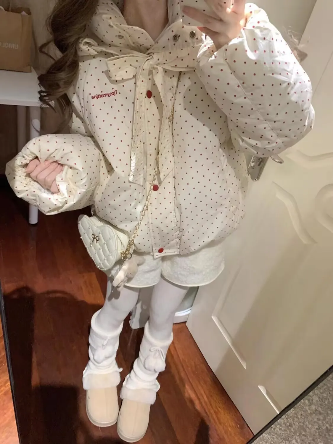 

Японские милые женские зимние парки в горошек, одежда на толстом пуху, хлопковая стеганая куртка, повседневное короткое пальто с капюшоном, женская верхняя одежда