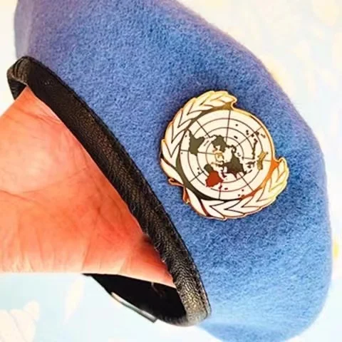 UN BLUE BERET United Nations Peacekeeping Force Cap Hat With UN Badge Cockade Souvenir Game Cosplay Costume Prop