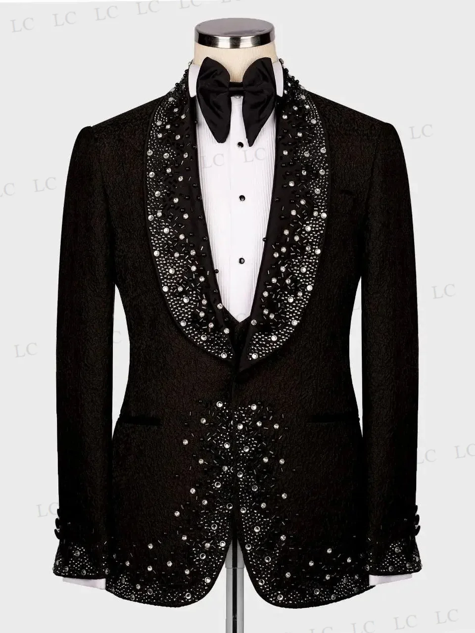

Men Suits 3 Pieces Blazer Vest Pants Pearls Beadings Diamonds One Button Prom Formal Tuxedos Wedding Groom Plus Size Tailored