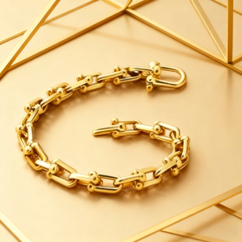 

Модные аксессуары 2025 года. Преувеличенный тяжелый маленький браслет, HardWear — серия, подходит для Евро — американский стиль.