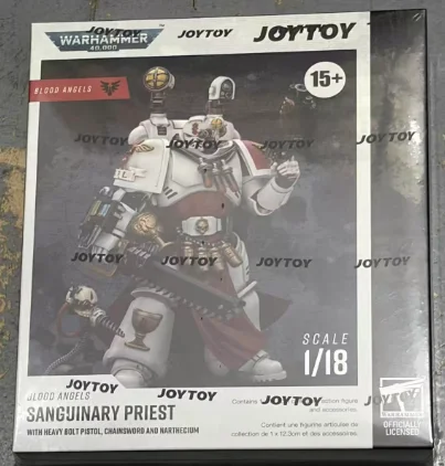 JOYTOY Warhammer 40K Blood Angels Sanguinary Priest with Heavy Bolt Pistol Chainsword and Narthecium 1/18