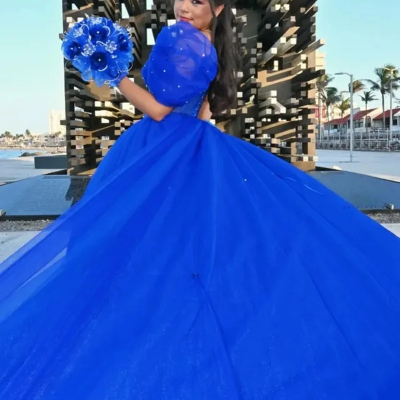 Vestidos de quinceañera azul real personalizados con hombros descubiertos, apliques de lentejuelas, cristal de Tull, Vestido de cola larga 15 para quinceañeras