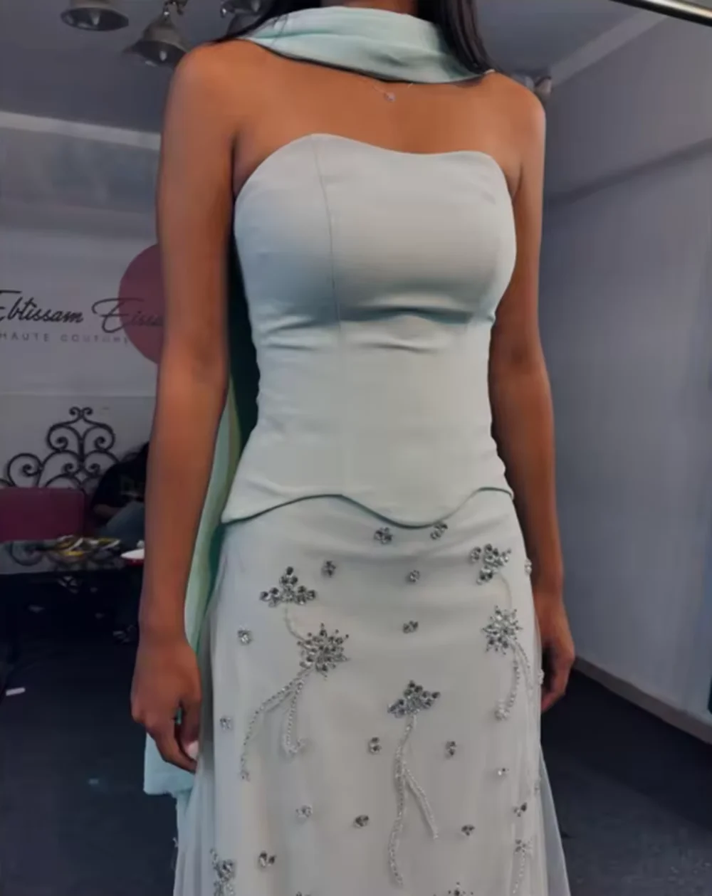 

Customized Luxurious Crystal Beaded Arabian Evening Dress, Strapless Ball Gown with A Scarf Halter Neck Design