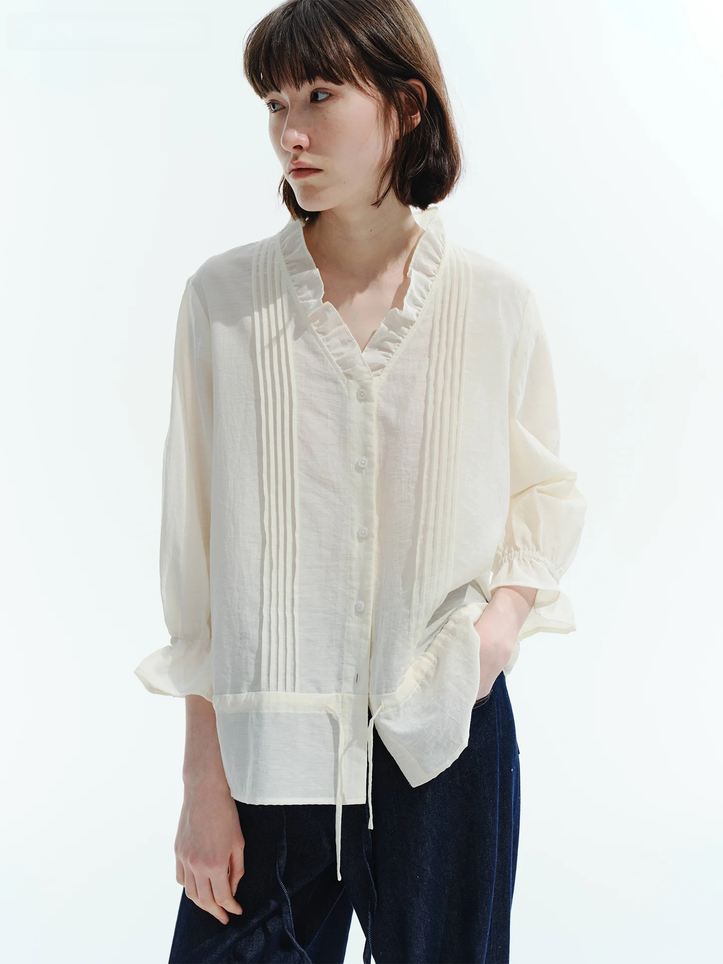 

Французская полупрозрачная женская блузка с V-образным вырезом и рукавом три четверти, свободного кроя, дышащая, для повседневной носки, с регулируемым подолом.