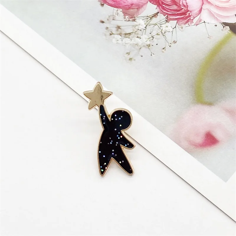 Creative Take Off The Star To Design You Metal Enamel Brooch Small Cute Couple\'s Best Friend Badge Pin Clothing Bag Accessories