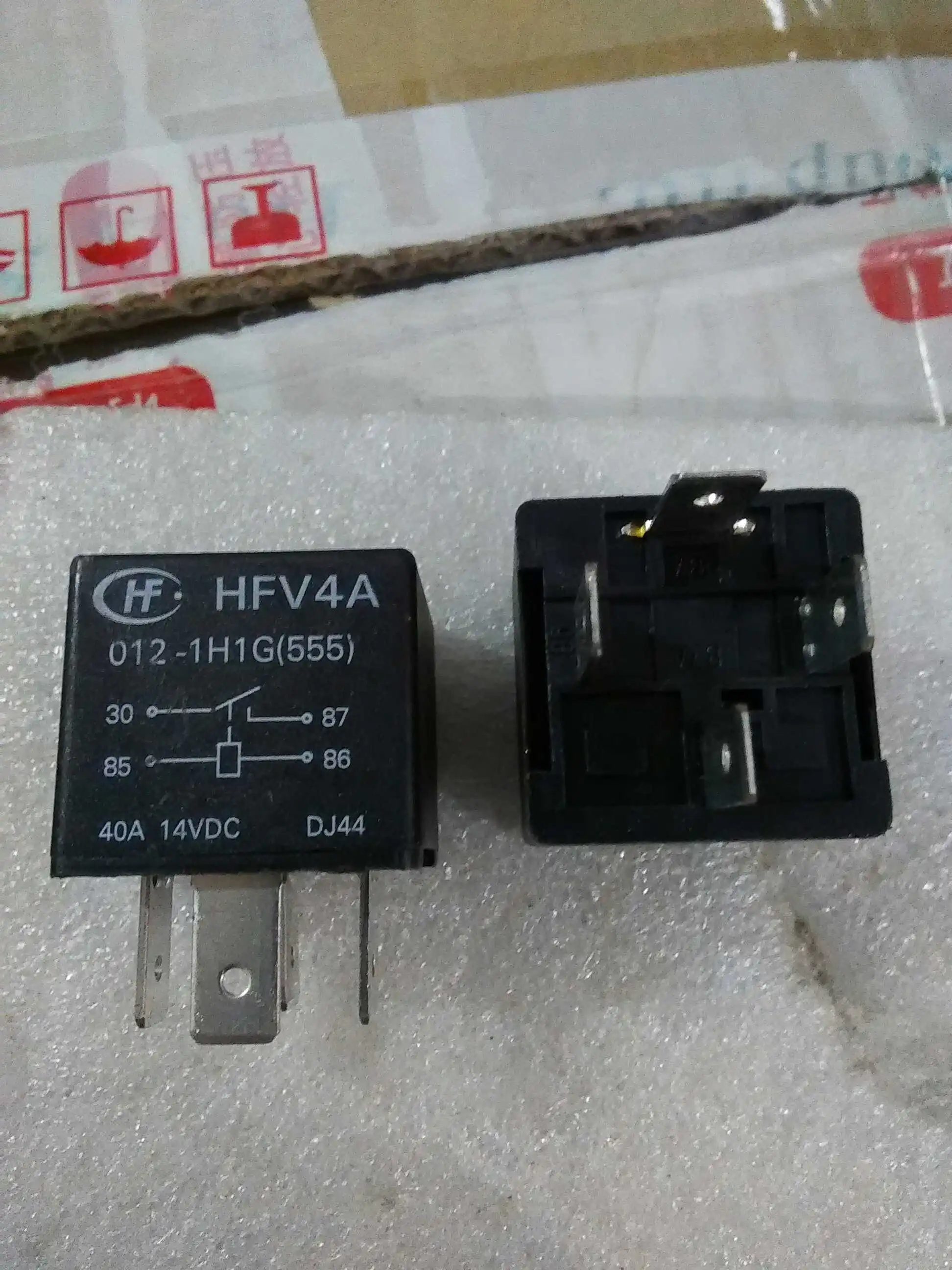 

Free shipping HFV4A-012-1H1G(555) 10PCS As shown