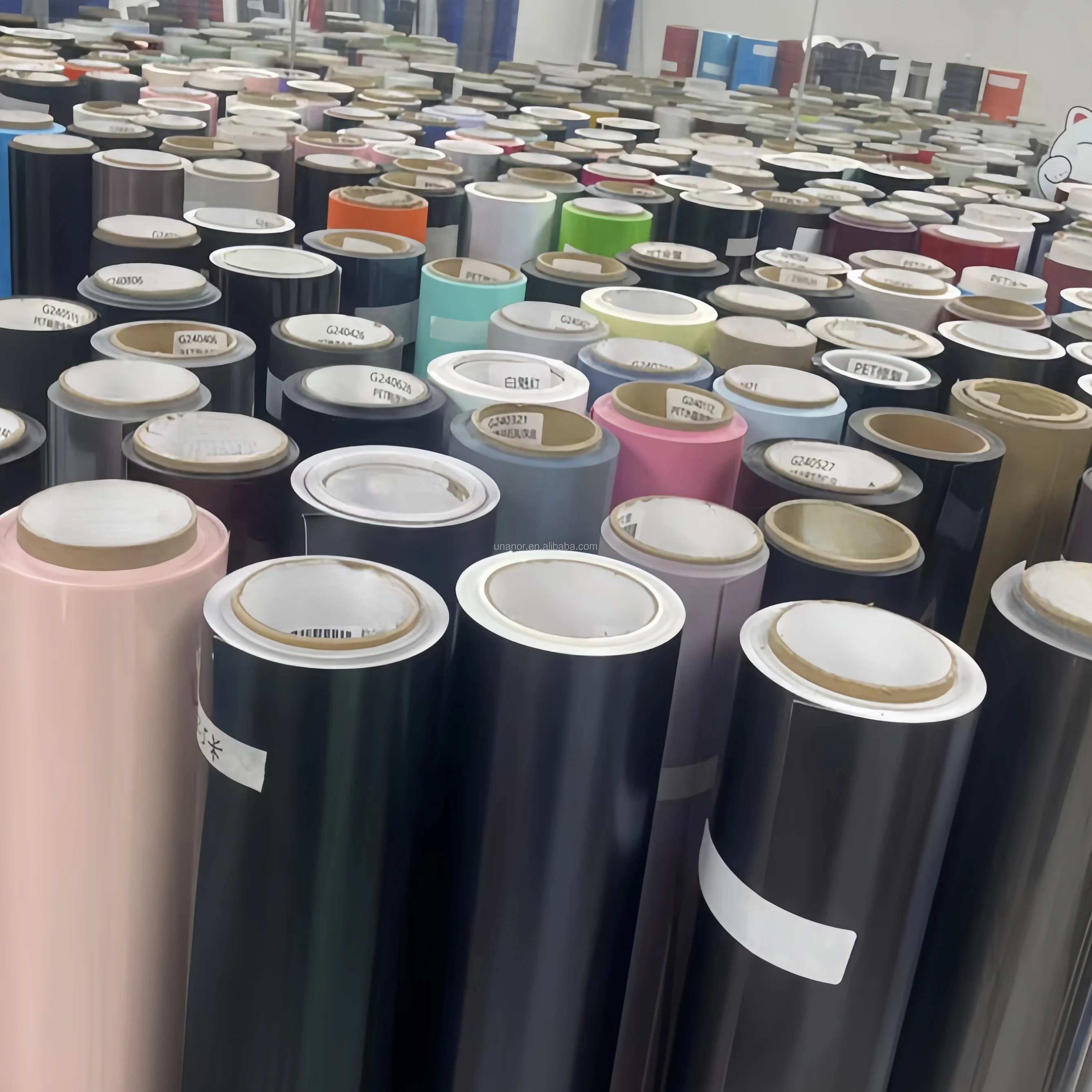 PET/PVC Stickers 60x59  Gloss Premium Galaxy Black Red Hot Selling Bubble Free Body Logo Custom Packaging Options Vinyl Wrap