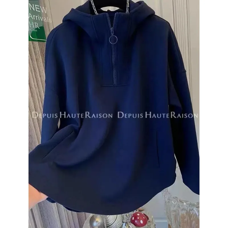 Felpa con cappuccio a mezza zip con temperamento alla moda e di fascia alta per le donne Top versatile a maniche lunghe in tinta unita sottile autunnale