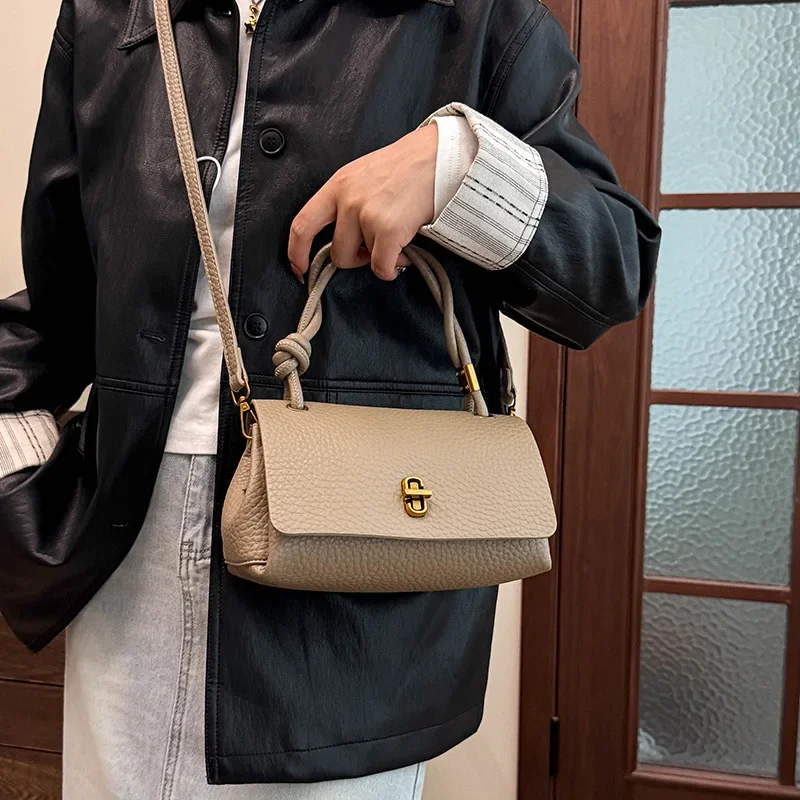 Nowa torebka crossbody w stylu retro z 2025 roku - mała torebka na ramię w stylu vintage, modna torebka na jesień i zimę dla kobiet (czarna/brązowa)