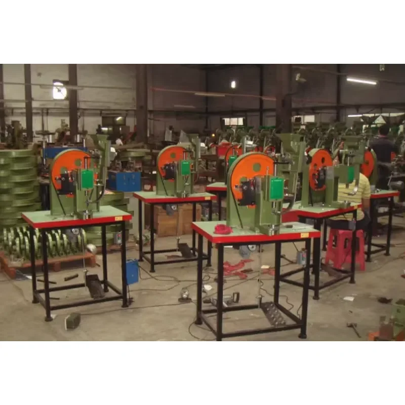 CE Certification Hot Sale Hydraulic Automatic Riveting Machine, Solid/Hollow Rivet Compatible, for Luggage Stationery