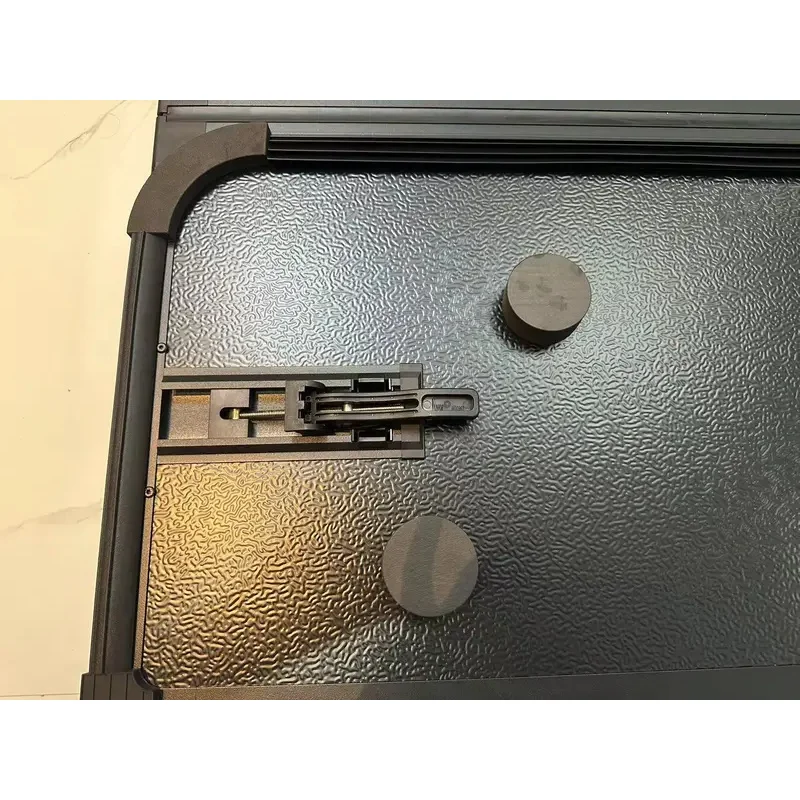 Customized Truck Canopy  Colorado Aluminum High-quality Hard Tri-Fold Cover Pickup Sliding Tonneau Cover