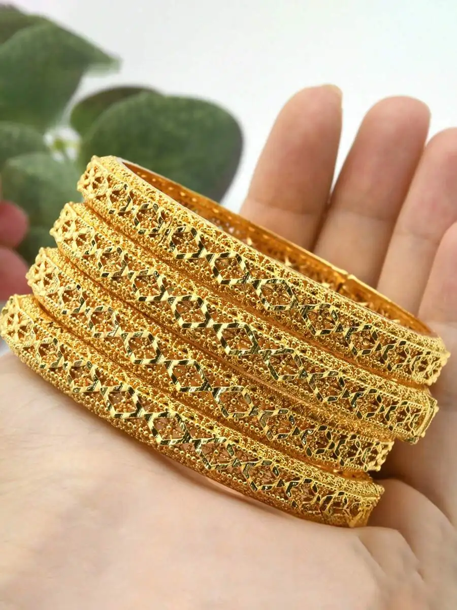 

4pcs Intricate Gold Plated Openwork Bangle Set For Women, Bridal Party Accessory Gift