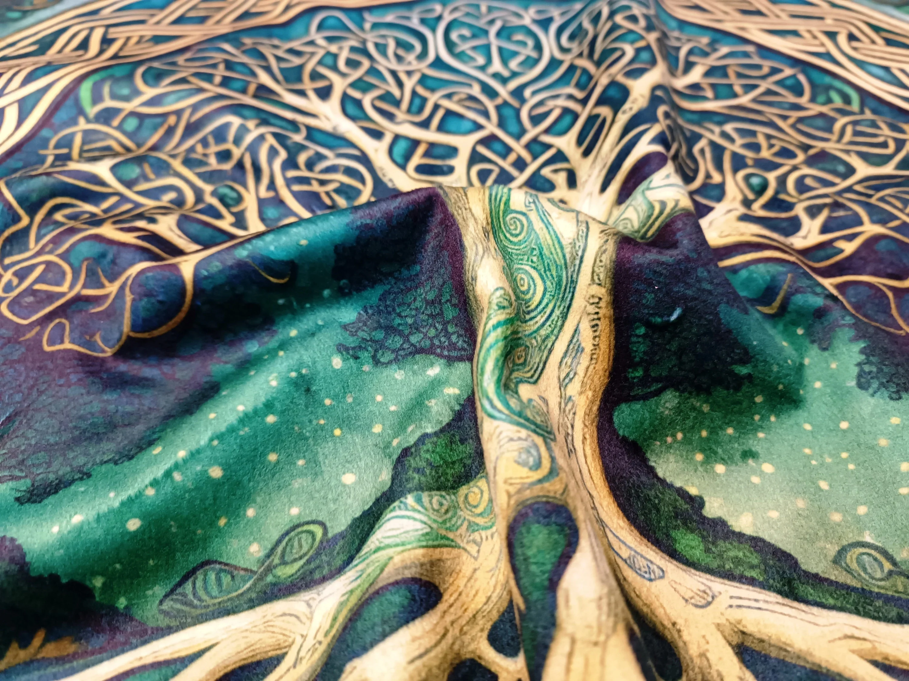 VIKAMA Celtic Tree of Life Tarot Tablecloth Nordic Mysterious Style Altar Cloth Wear resistant Ritual Divination Cloth