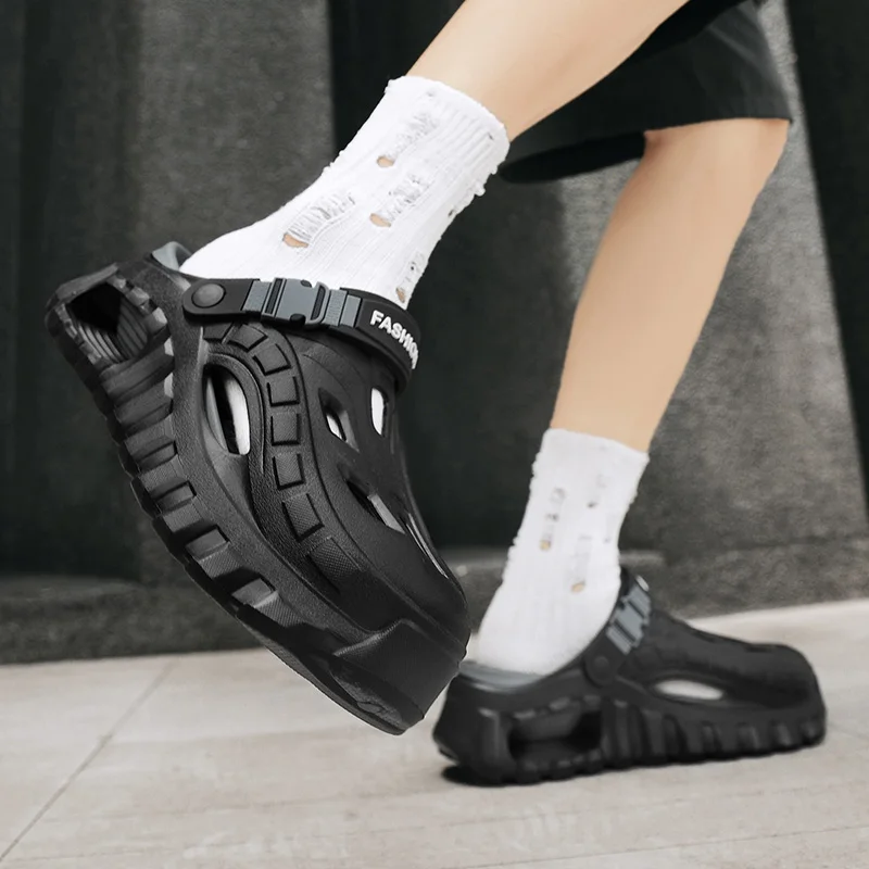 

New High Quality Men's Sandals in A Color-blocked Soft EVA Summer Quick-drying Perforated Breathable and Anti-slip Beach Style