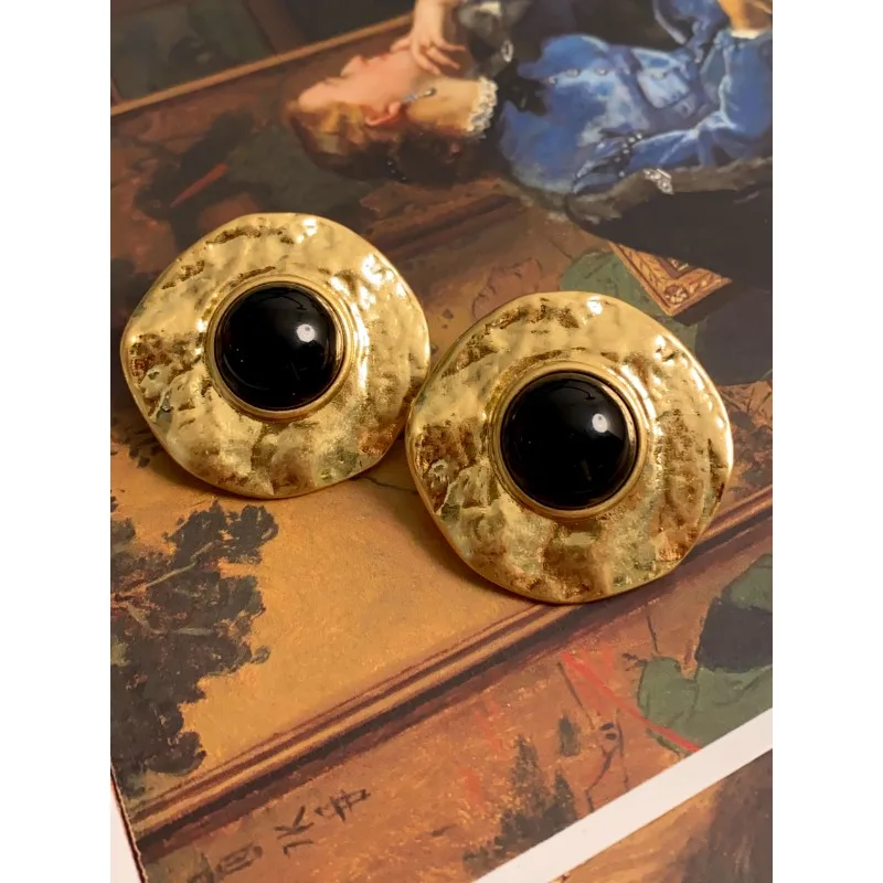 

Medieval court style personality temperament stud earrings
