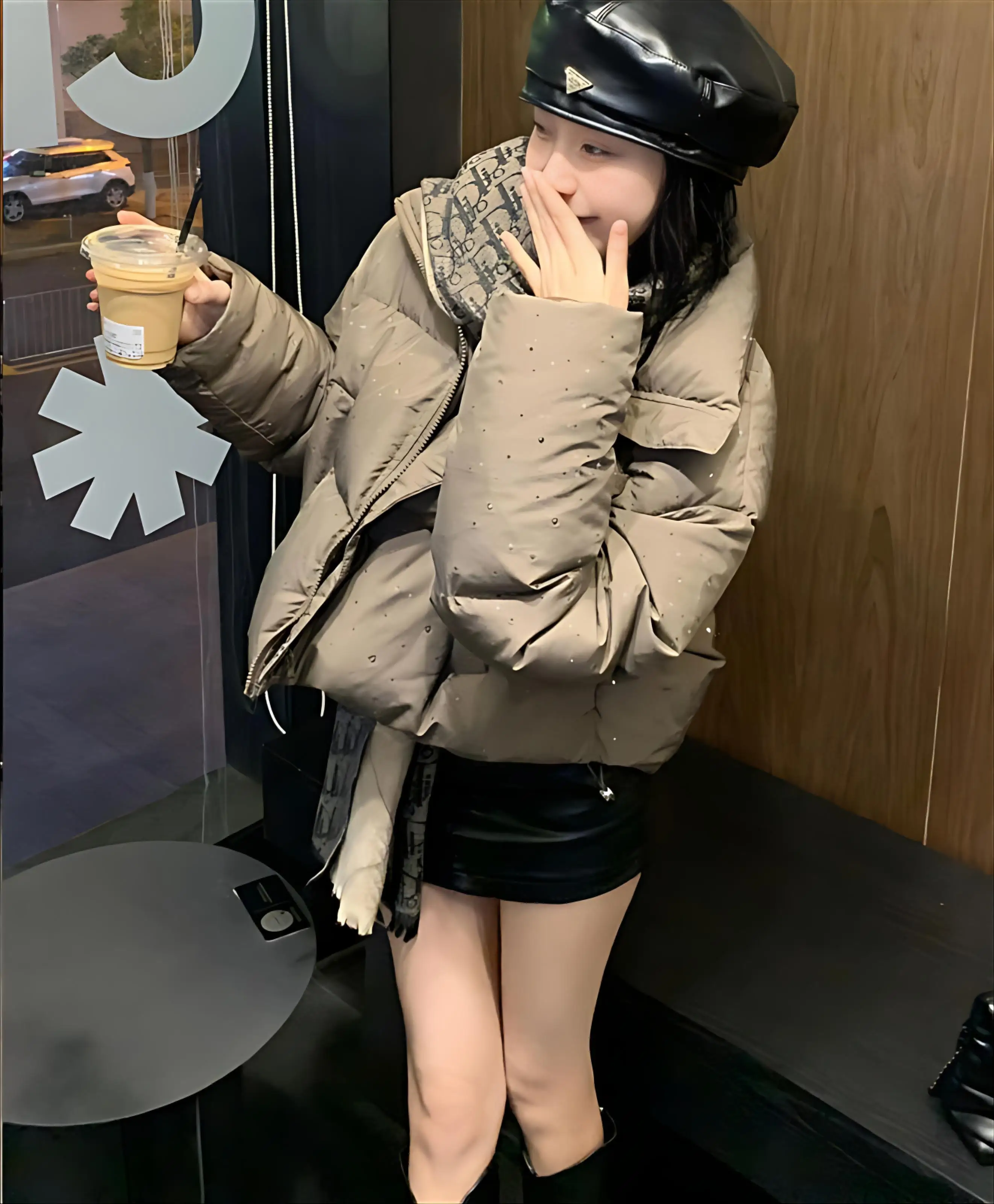 

Женское пальто-парка с цветочным узором для официальных церемоний и торжественных мероприятий