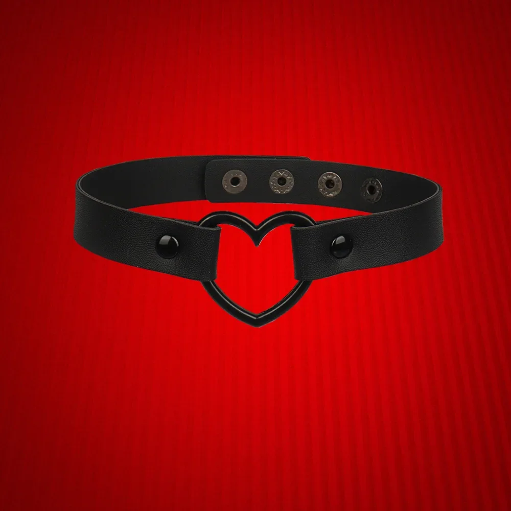 Gothic Punk Rock and roll Simple Fashion Leather Choker PU Pendant 4 buttons Electrophoretic black Heart-shaped clavicle chain