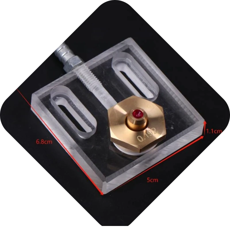 0,192 mm 0,195 mm Rubin-Wasserdüse, Kühlplatte, Molybdän-Drahtführer, EDM-Teile mit Panel, mittlere Geschwindigkeit, Drahtschneidemaschine