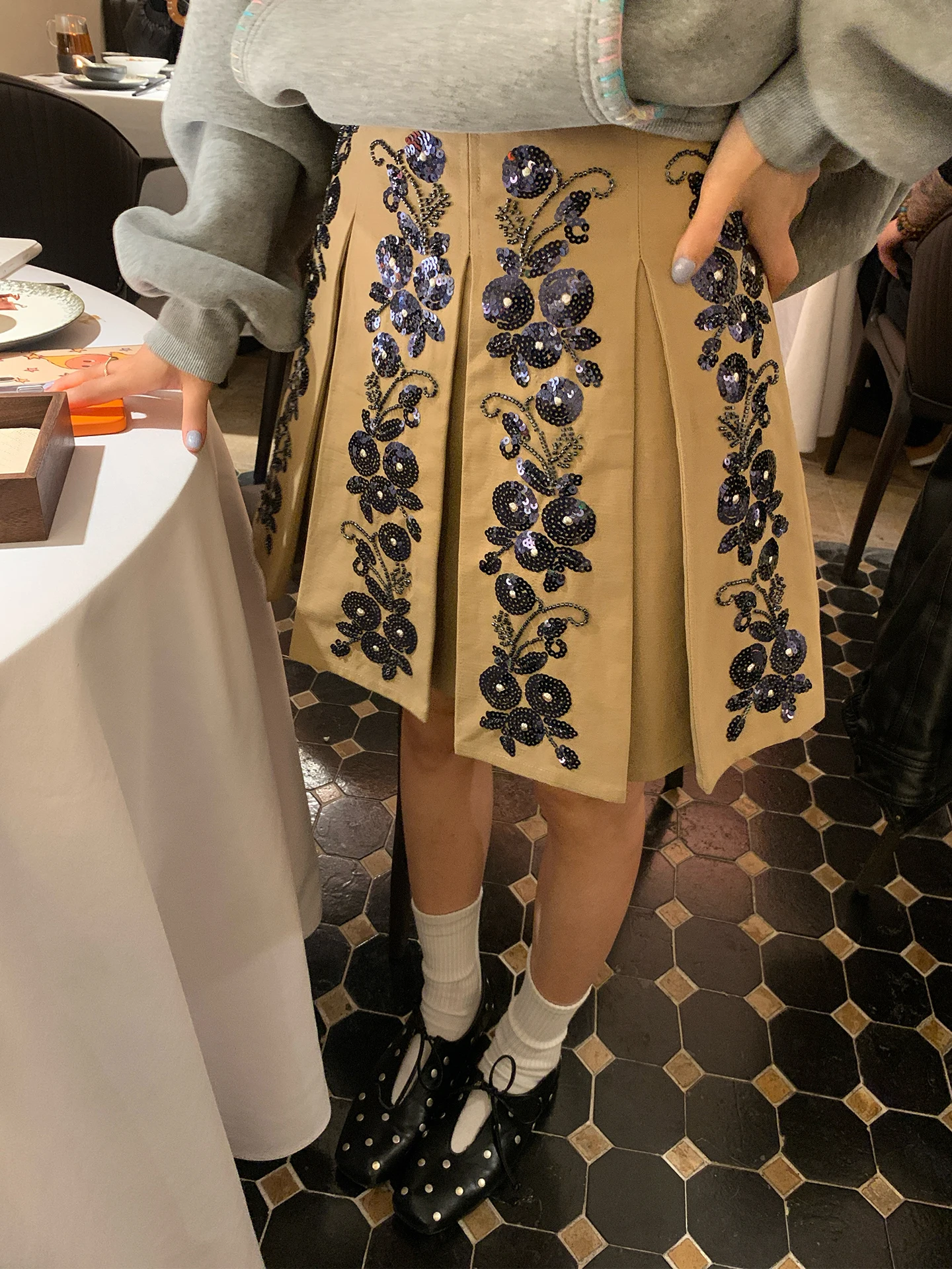 

ature ter Ne Satin ort Dr Women's Casual mid Waist Pleated Skirt iny Sequins Design Sensation Skirt