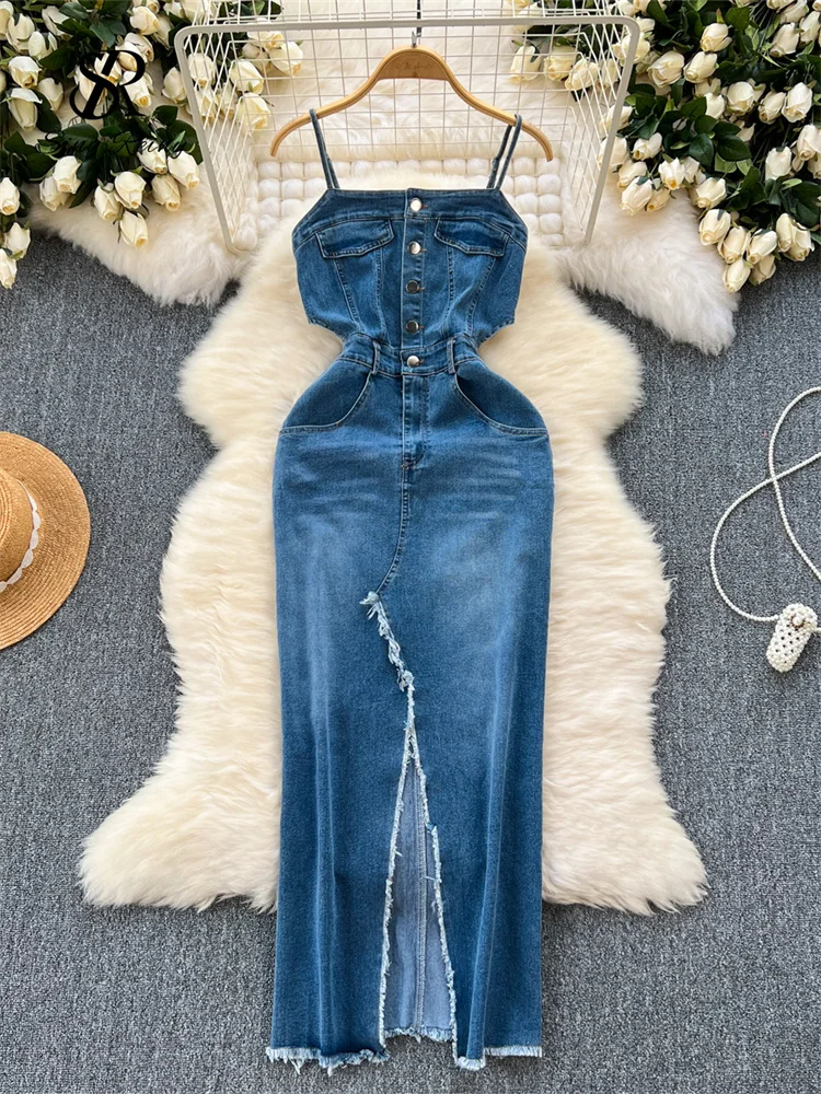 XL-Größe im Sommerlook: Warum der SINGREINY Denim-Rocknäher mit roher Naht die perfekte Wahl für große Frauen ist