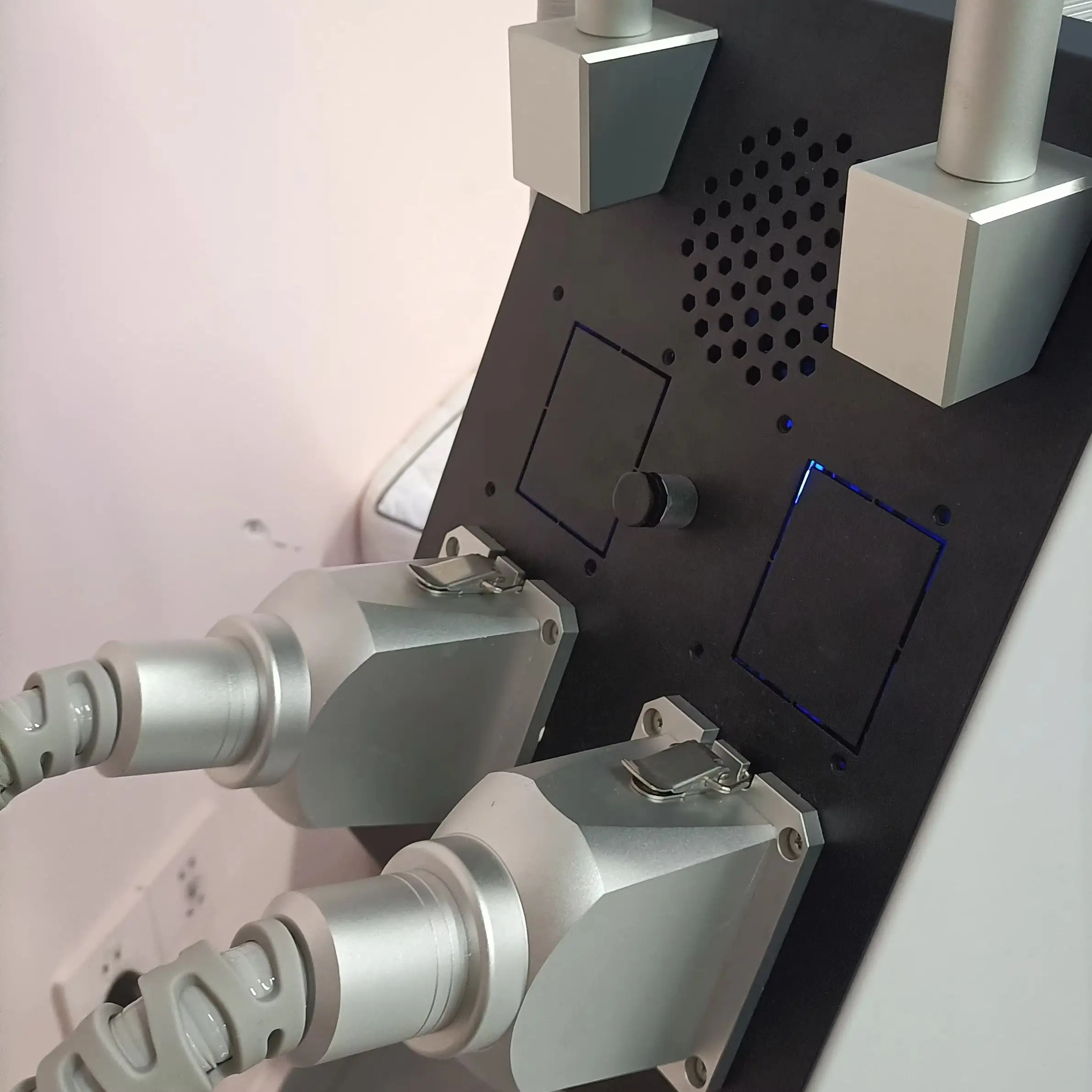 

New EMS Cool T Shock Cryoskin 4.0 Machine Portable Equipment Hot and Cold Skin Tightening Loss Weight Body Slimming Machine