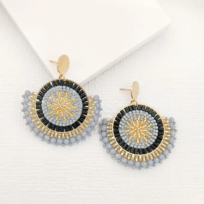 أقراط مطرزة قطاع كريستال بوهيميا سبيكة الاستدارة تنوعا الحياكة اليدوية الإناث الرجعية بسيطة المد الأرز حبة الأقراط #2