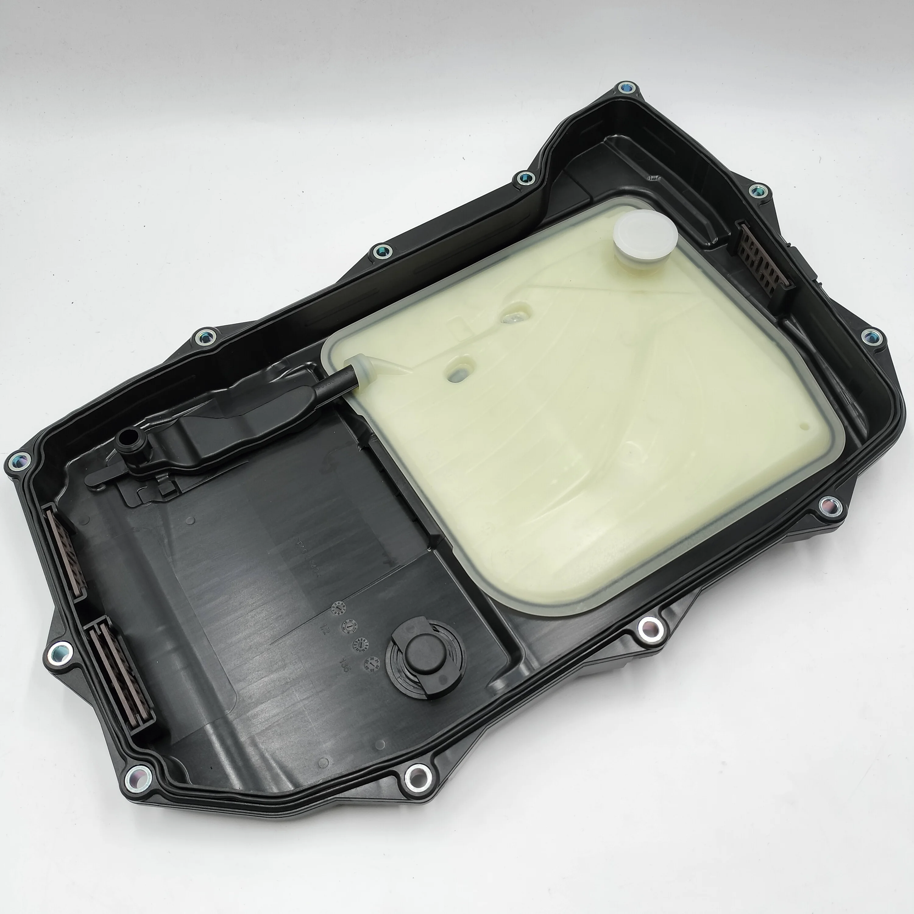 Widely Us ed Guaranteed Quality Pa66 Black Transmission Oil Pan For Q7 0D5398009A