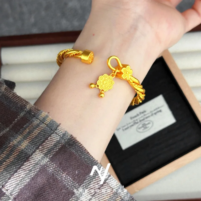 

True gold 999 A genuine gold 999 twisted hemp pattern peach blossom opening bracelet for women with a delicate Chinese trend sty