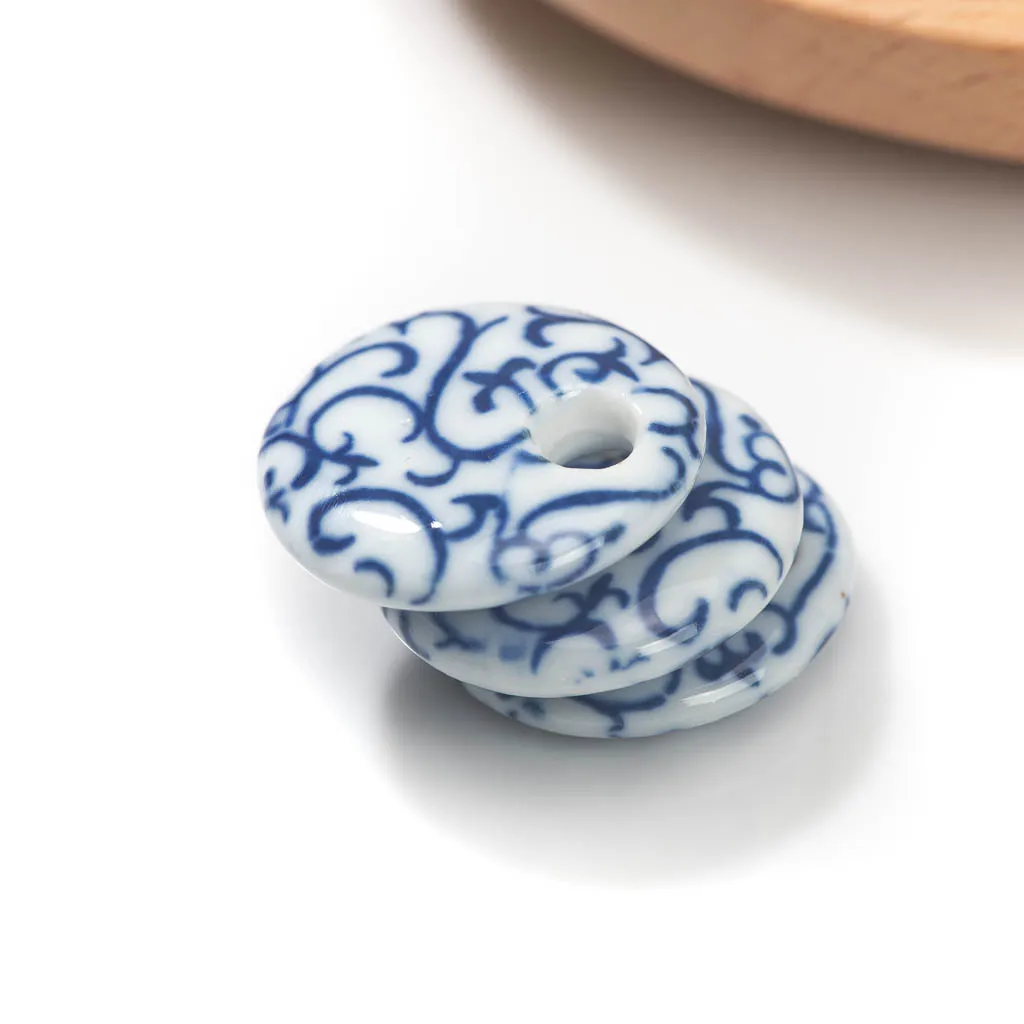 2pcs Blue And White Ceramic Pieces Antique Classic Artworks Vintage Style Timeless Beauty Charm Treasure Z813