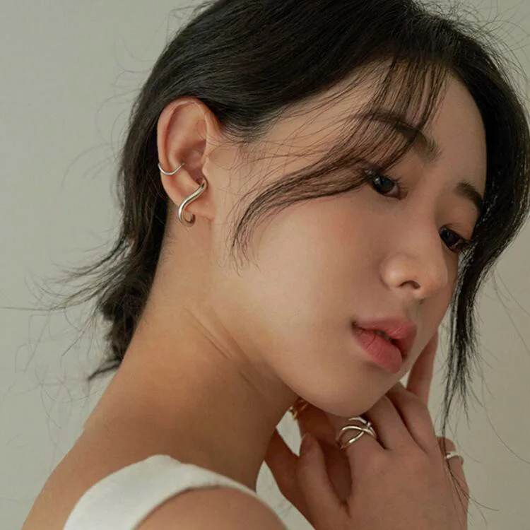 HUANZHI Twisted Metal Earbone Clip Female Ear Clips Set  for Women Girls French Retro Fashion Irregular Party Jewelry Gifts
