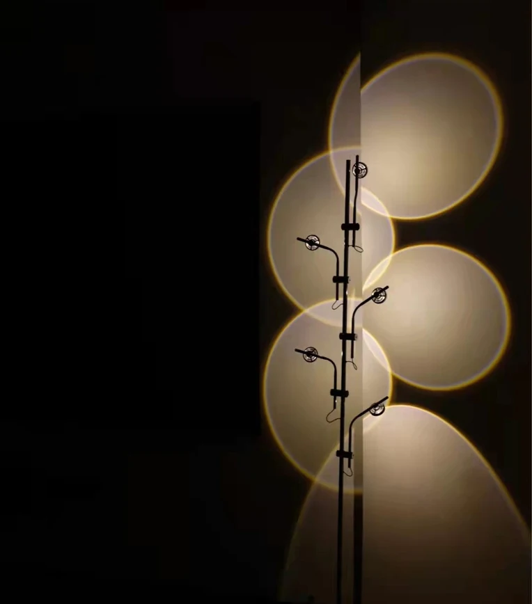 Modern Sunset Floor Lamp with 7 Colored Films & Angle Rotating, Mood Standing Lamp for Living Room Bedroom Hotel Decor Lighting