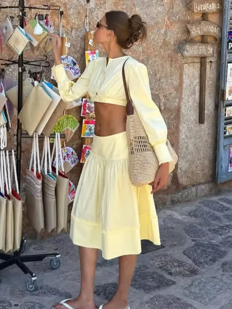 

HH Women Crew Neck Single-Breasted Long-Sleeved Short Ruffled Shirt+Bow Hem Hip-Hugging Mini Skirt+Round Button A-line Skirt Set