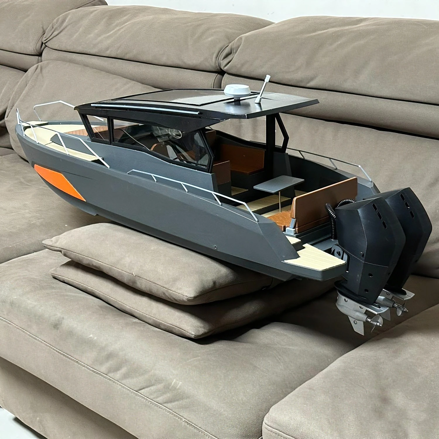 1/9 RC Ships 107cm Simulated Remote-controlled Yacht Model Equipped with Double Outboard Motor RC Ships RTR Ship Toy Yacht Model