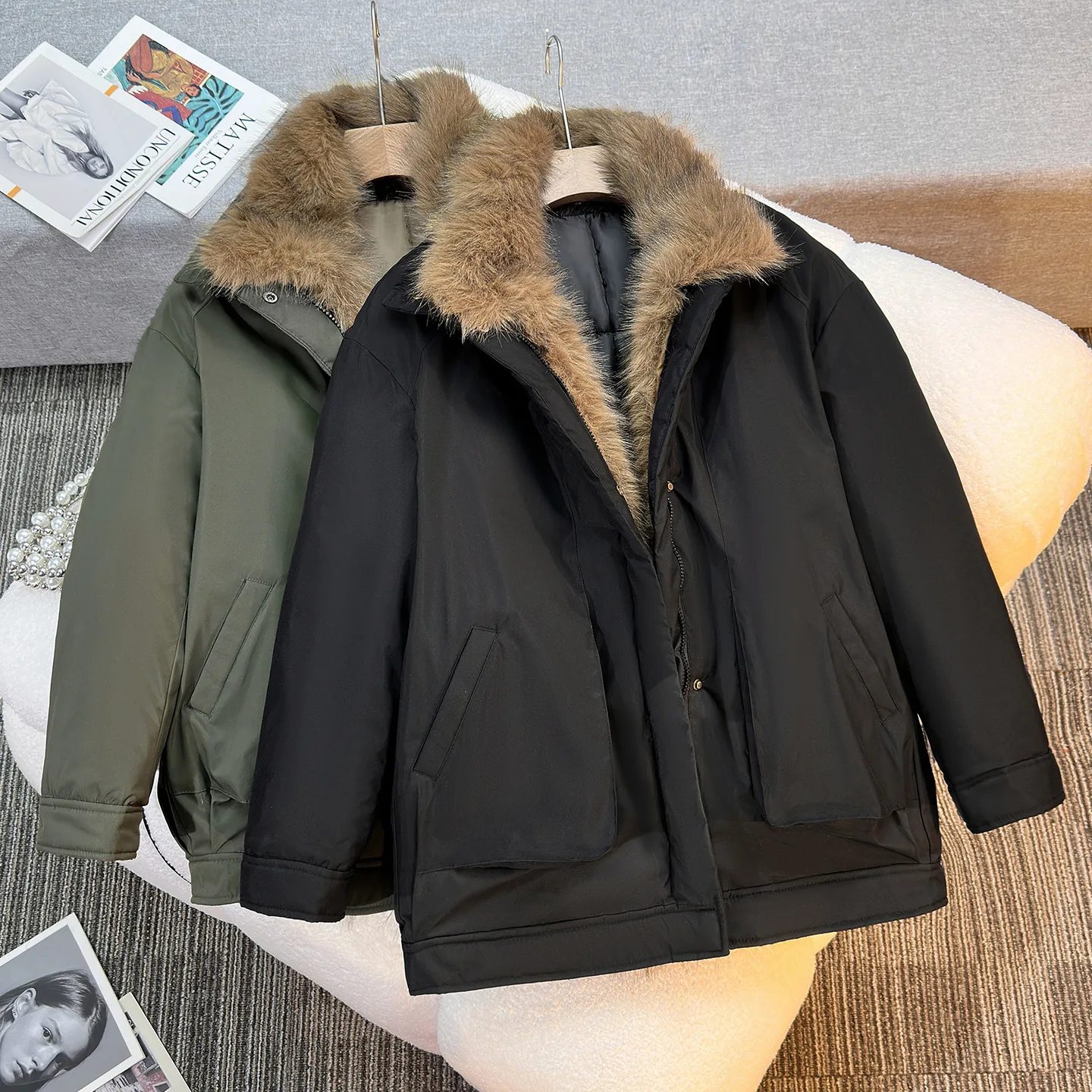 Men's Winter Thickened Cotton-Padded Jacket Light Luxury Warm Loose Versatile Cool Coat for Casual Wear