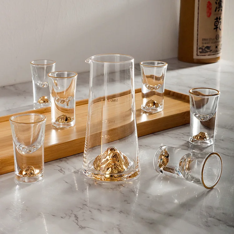 

Qianli Jiangshan Liquor Set Crystal Glass Shot Cups Luxury Style with Golden Mountain Gift Box
