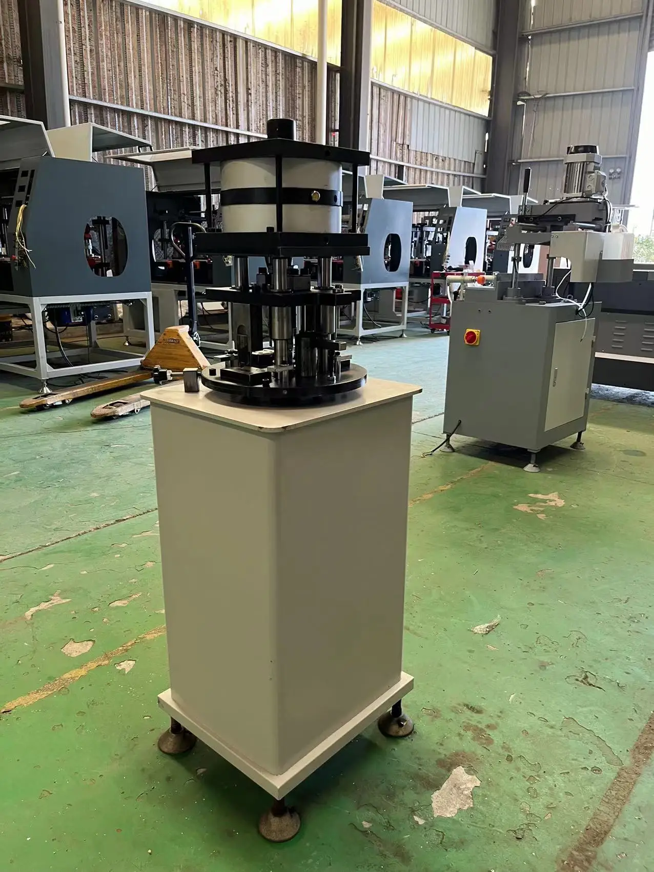 New Aluminum Profile Lock Hole Punching Machine PLC Engine Core Components Bearing UPVC Door Window Manufacturing PVC Plants