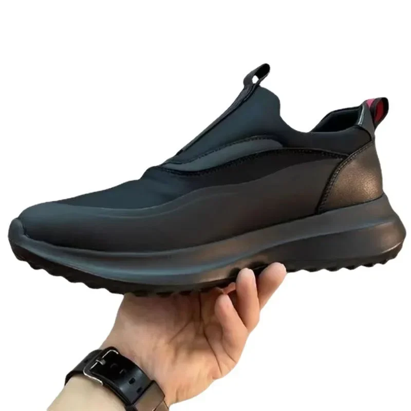 Luxury 2024 New Black Series scarpe Casual per uomo Low Top comode scarpe da corsa morbide e sportive Zapatillas deportivas