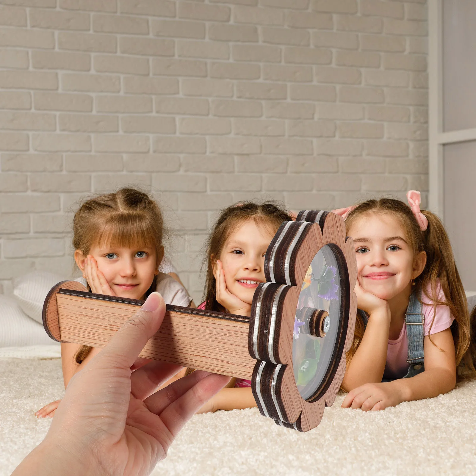 

Wooden Kaleidoscope Educational Children Gift Durable Portable Kids Kaleidoscope Helps Intellectual Emotional Development