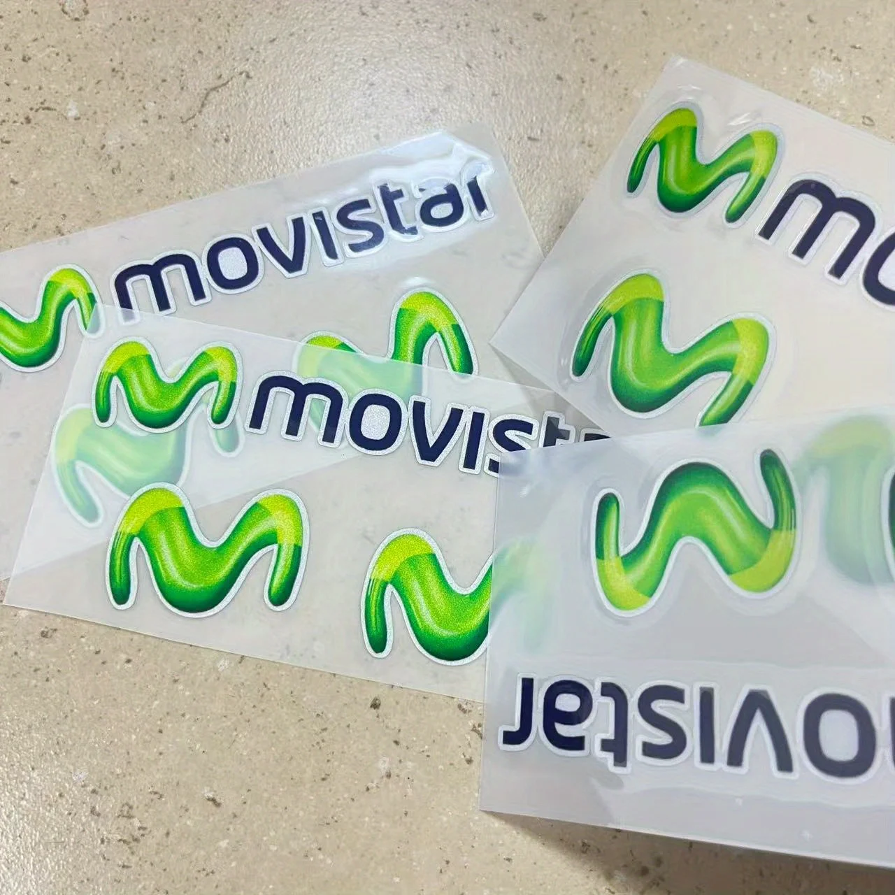 Colección única de pegatinas con diseño Movistar, ideal para decoración de cascos, imanes de nevera, marcos de bicicletas